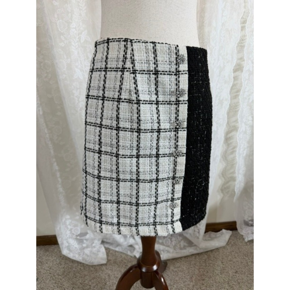 GB Gianni Bini Black White Plaid Tweed Mini Skirt Jeweled Button GB6876MB L